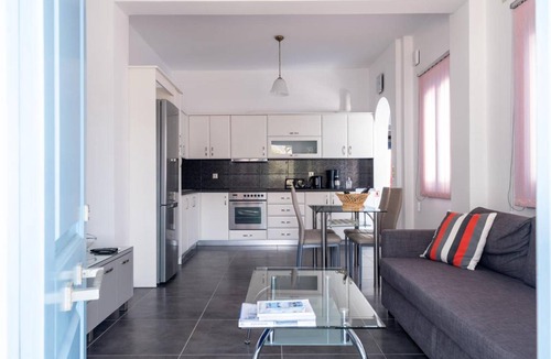 Perissa Apartment | 65 m² Apartment ∙ 2 bedrooms ∙ 5 guests