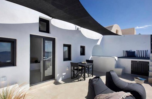 Oia House | 65 m² House ∙ 3 guests