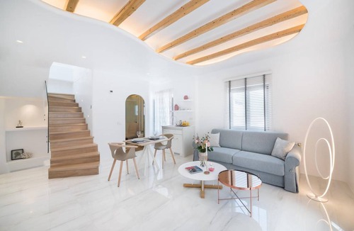 Fira Apartment | 80 m² Apartment ∙ 1 bedroom ∙ 4 guests