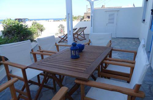 Monolithos House | 85 m² House ∙ 3 bedrooms ∙ 6 guests