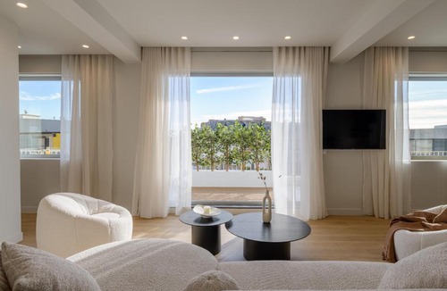 Monastiraki Apartment | Acropolis Penthouse Plunge Pool