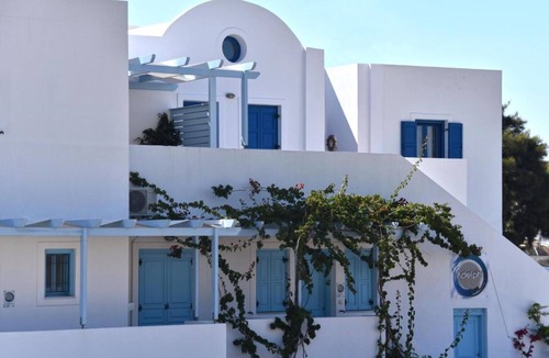 Perissa Apartment | Adelphi Apartments Apartment with Terrace Sleeps 3