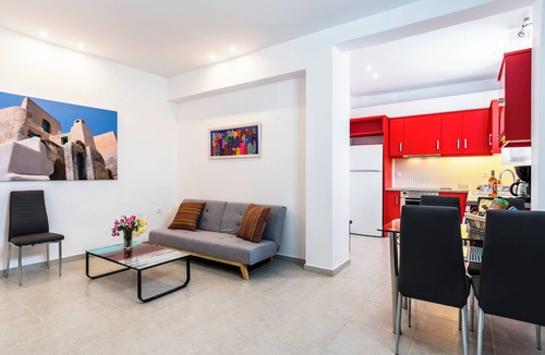 Perissa Apartment | ADELPHI APARTMENTS