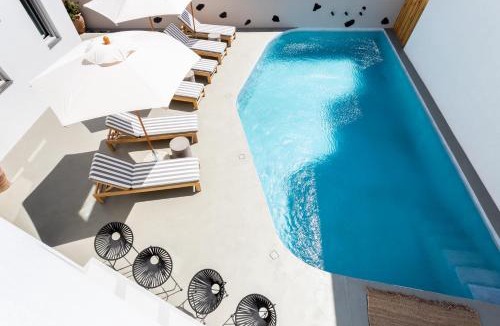 Kamari Hotel | Aegean Gem