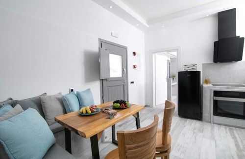 Exomytis Apartment | Aegean Melody Suites- Luxury Two bedroom suite with hot tub & sea view