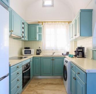 Kamari Apartment | Aerno Home & Azul Ηοme - Ahilli Slow Living