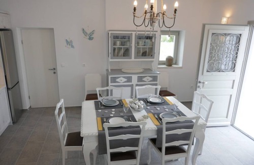 Logaras Apartment | Afroditi Studios & Villas