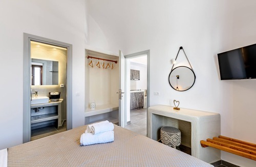 Imerovigli House | Agia Irini
