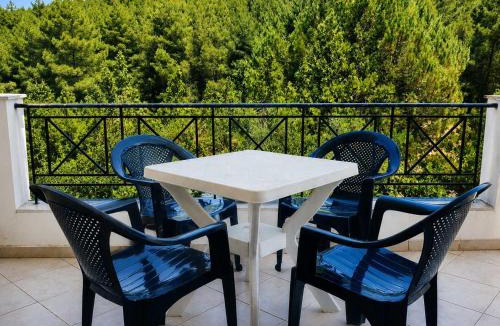 Chalkidiki Region Apartment | Agroktima Ioli - Peaceful Getaway with Pool Evia