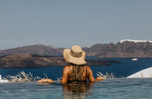 Akrotiri Villa | Akrorama private villas and suites