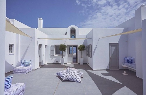 Akrotiri Villa | Akrotiri Private Residence | Caldera View Luxury Retreat