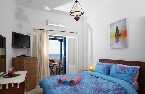 Monolithos House | Alexandros House on the beach at Monolithos Beach - Santorini