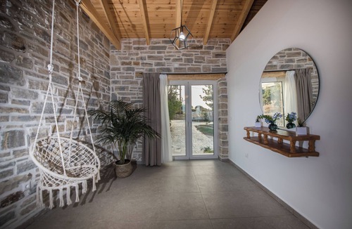 Pitsidia Villa | ALMOND SUNSET VILLA by Irenekomos apartments