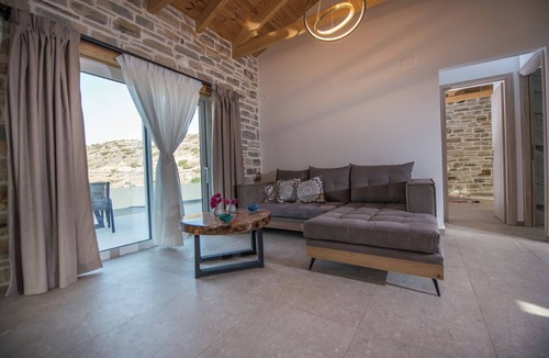 Pitsidia Villa | ALMOND SUNSET VILLA by Irenekomos apartments