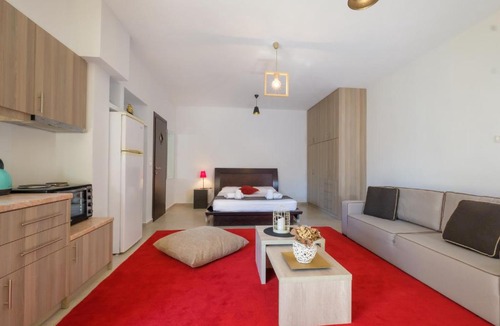 Paralia Vergas House | Almyros Aktis private garden apartment