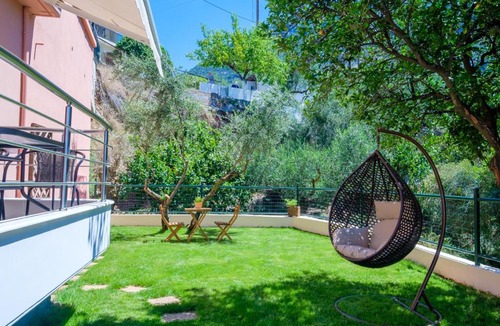 Paralia Vergas House | Almyros Aktis private garden apartment