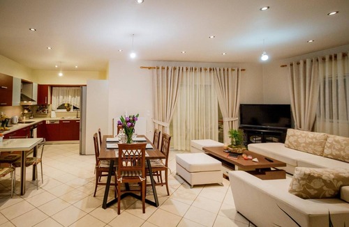 Alikanas Apartment | Alykanas Deluxe Apartment with Sea View, Wi-Fi and Air Conditioning