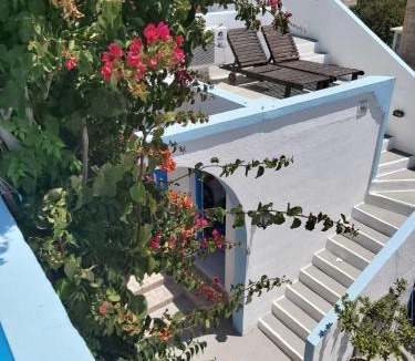 Perissa Hotel | Anna Maria Rooms Santorini