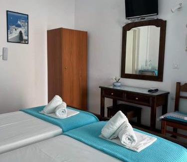 Perissa Hotel | Anna Maria Rooms Santorini