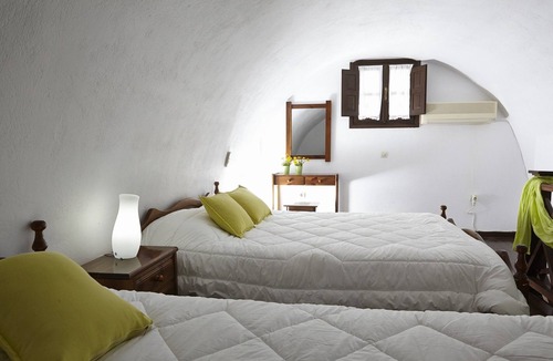 Agia Paraskevi House | Anna Traditional Apartments