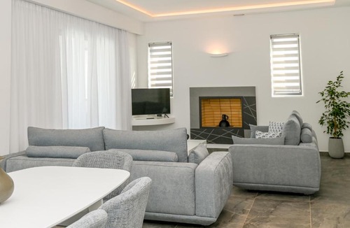 Perivolos Bed & Breakfast | Antoperla Perivolos Homes & Villas