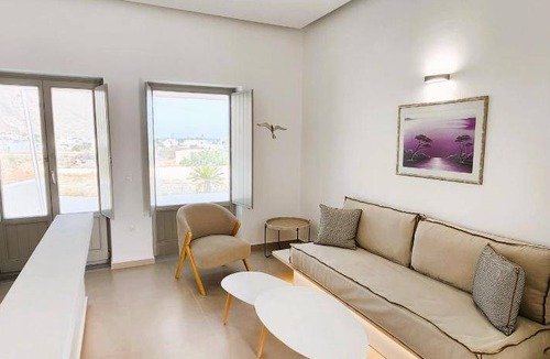 Perivolos Apartment | Apartment ∙ 3 guests