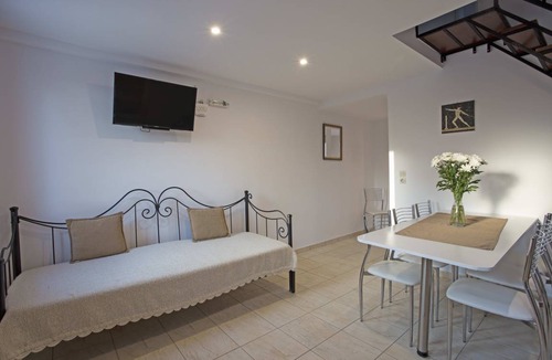 Perissa Apartment | Apartment ∙ 8 guests