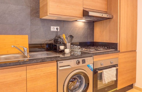 Tamrhakht Apartment | Apartment-Deluxe-Mobility bath-Ocean view