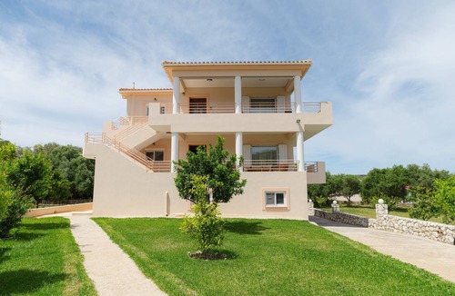 Menegata Apartment | Apartment Eliana - 3 brms - 1st floor - Building B