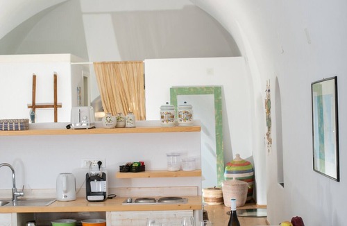 Finikia Apartment | Apartment in A Hotel 'Luxury Winery Cave' with Wi-Fi and Air Conditioning