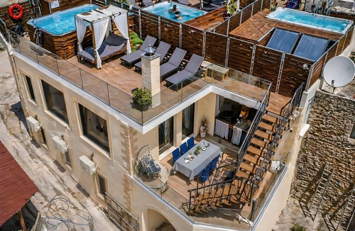 Filaki Apartment | Apartment 'Modern' with Mountain View, Wi-Fi and Air Conditioning