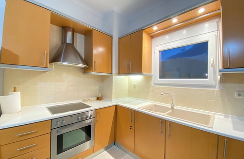 Litochoro Apartment | Apartment 'Olyvia' with Sea View, Wi-Fi and Air Conditioning