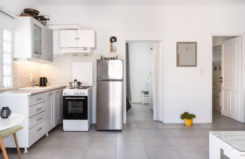 Vourvoulos Apartment | Apartment 'Psarrou Residence' with Sea View, Wi-Fi and Air Conditioning