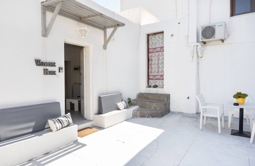 Vourvoulos Apartment | Apartment 'Psarrou Residence' with Sea View, Wi-Fi and Air Conditioning