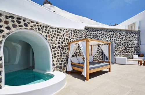 Santorini Villa | Aphrodite Villa w/Heated Pool & Sea View