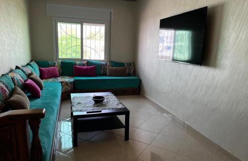 Martil Apartment | Appart situé au centre de Martil ,moderne près de la plage ,de l'aéroport Tetouan et vue sur lac