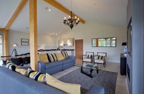 Stoke by Nayland Cabin | Apple Tree Lodges
