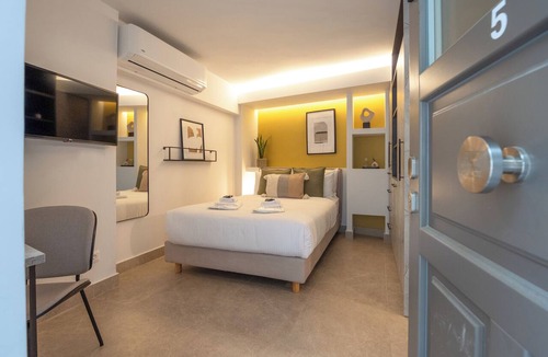 Plaka Hotel | Apt 5 ground floor studio with patio