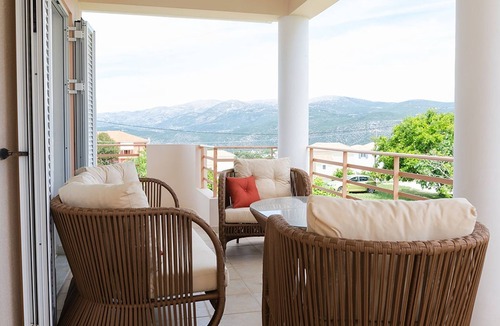 Menegata Apartment | Apt Melanthia - 3 brms - 2nd floor - Building B