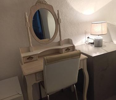 Finikia Apartment | AQUA SERENITY LUXURY SUITES SANTORINI