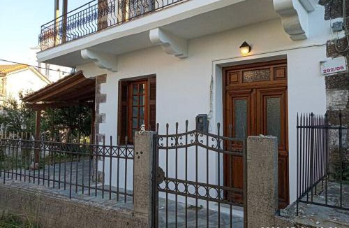 Sipiada House | Archontiko Taxiarches Kymi Evia