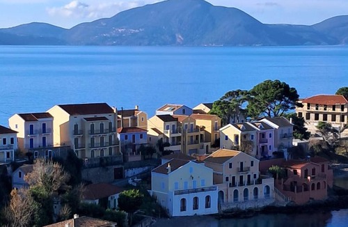 Frourion Apartment | Assos Caldera