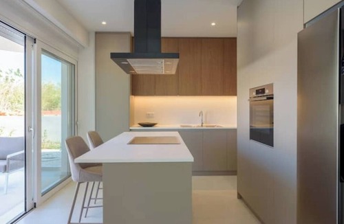 Elliniko Apartment | Athenean Pool Heaven