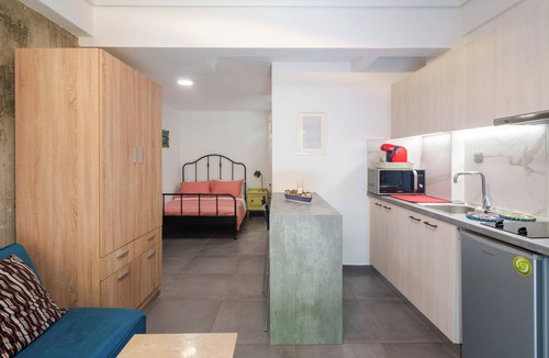 Pangrati Apartment | Athens 4U Sweet Urban Retreat in Pagrati by Metro w/fast WiFi near sights