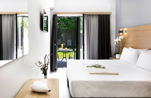 Skiathos Town Hotel | Atlas Hotel Skiathos