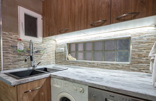 Attiki Apartment | Attica train station apartment 2 bedrooms 4 pers.