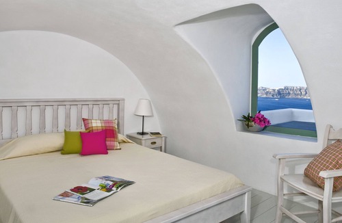 Akrotiri House | Aura Marina Apartments Santorini