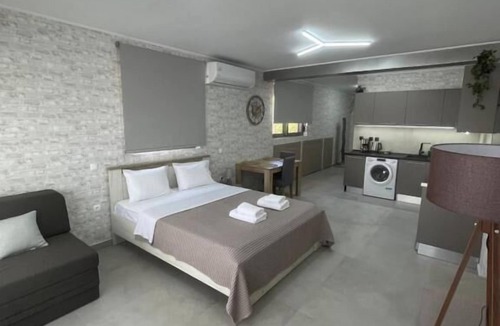 Markopoulon Apartment | AVR DELUXE SUITES 6 AIRPORT FREE SHUTTLE
