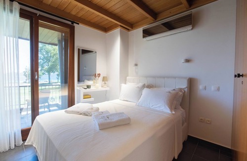 Aristotelis House | AZURE RESIDENCE KOUMITSA