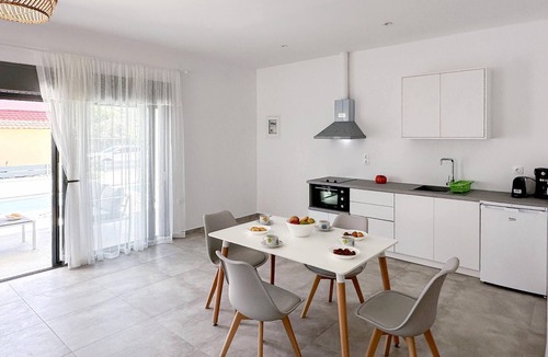 Psaropouli House | Beach front home in Vasilika Evia